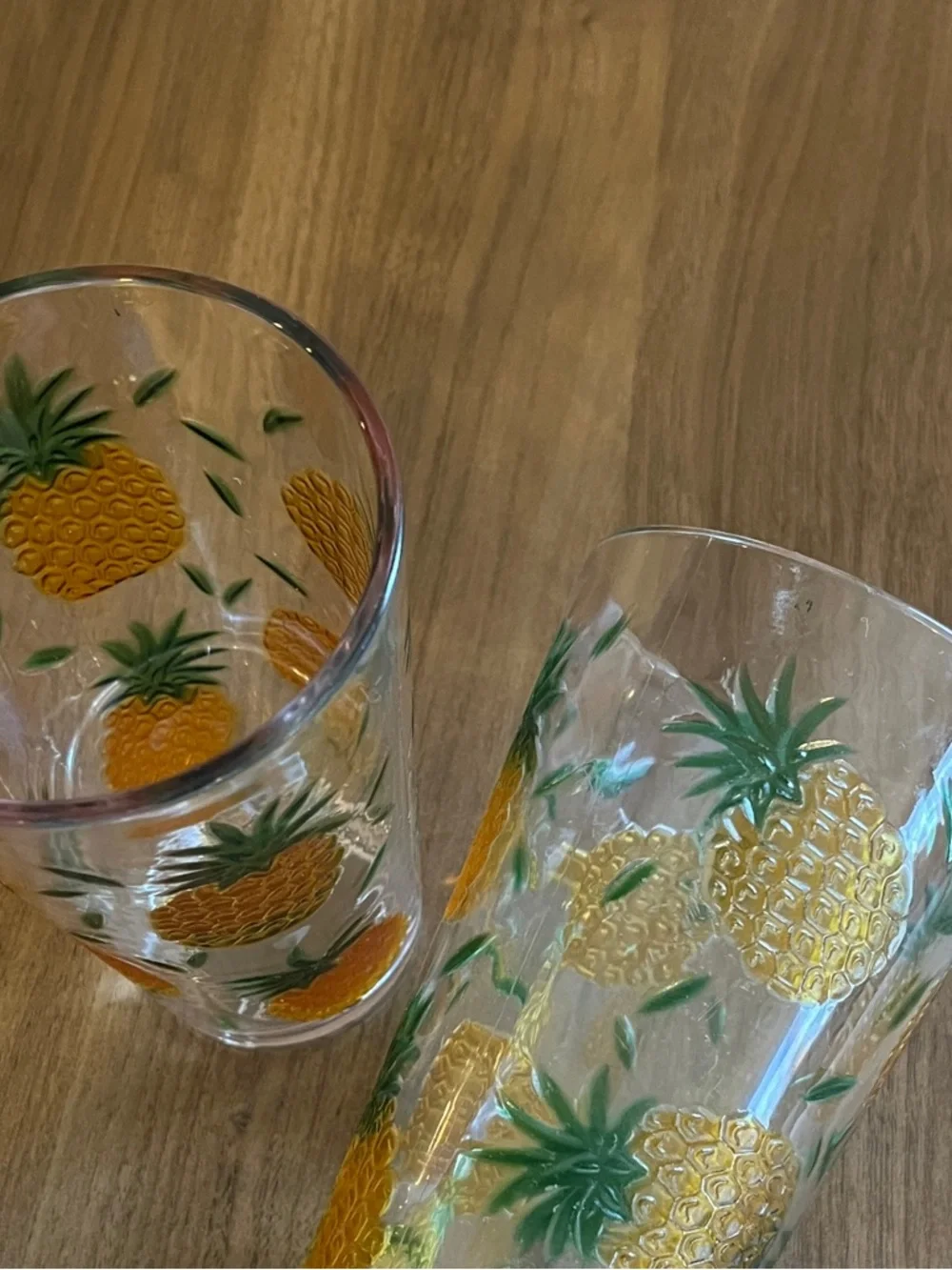 Pineapple Embossed Thick Acrylic Pint Tumbler Glasses Tropical Pool Bar Party